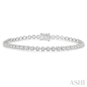 2 Ctw Round Cut Diamond Illusion Bracelet in 10K White Gold