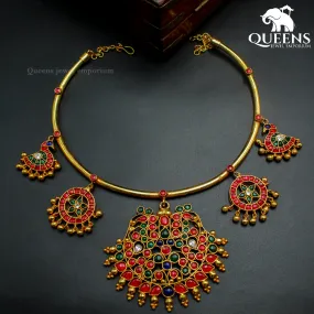 ADWITHIYA KANTI NECKLACE