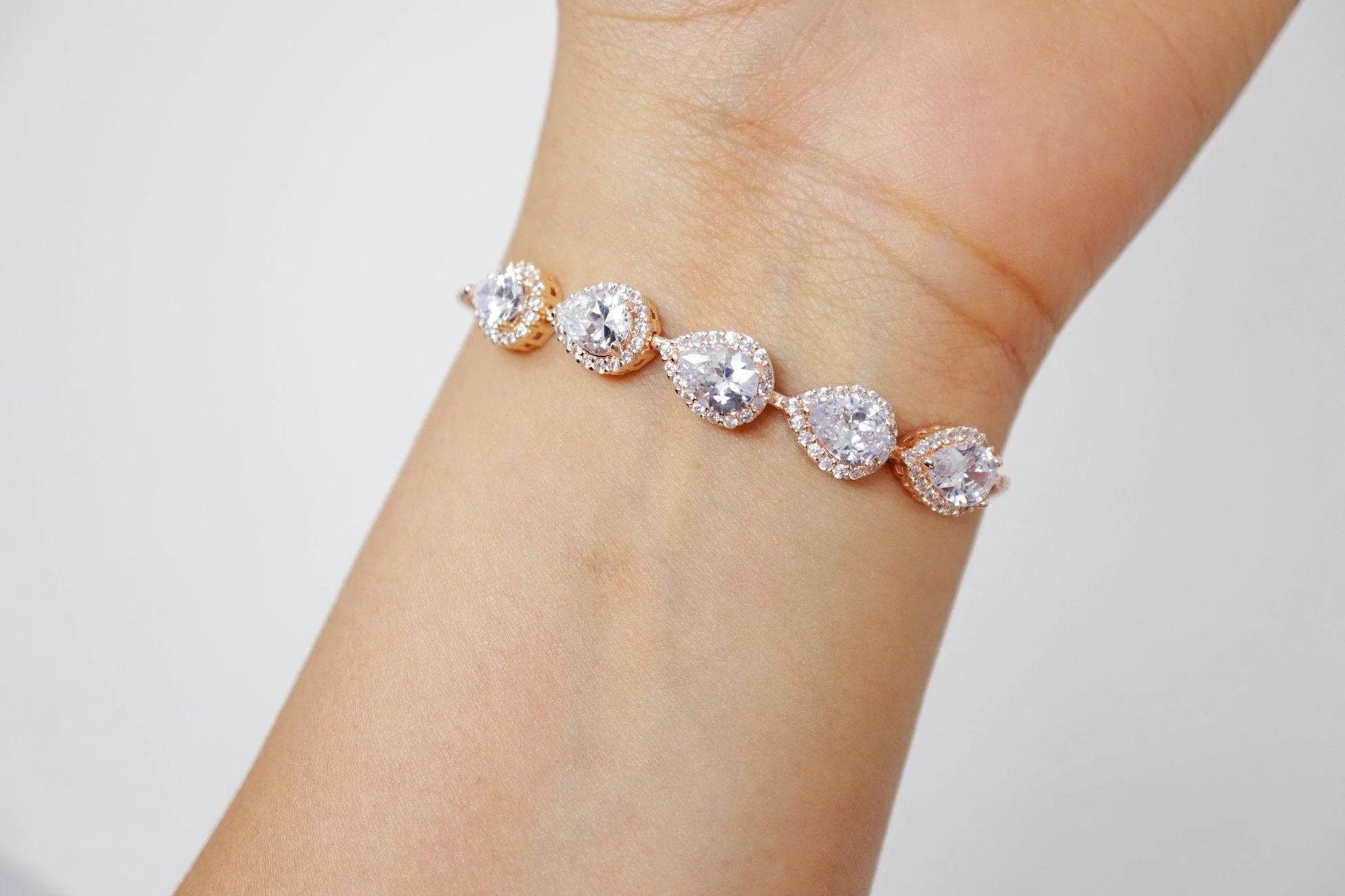 Cubic Zirconia Diamond Drop Crystal Bracelet, Diamond Bracelet, Bridal Jewelry, Bridesmaid Gift, Statement Bracelet.