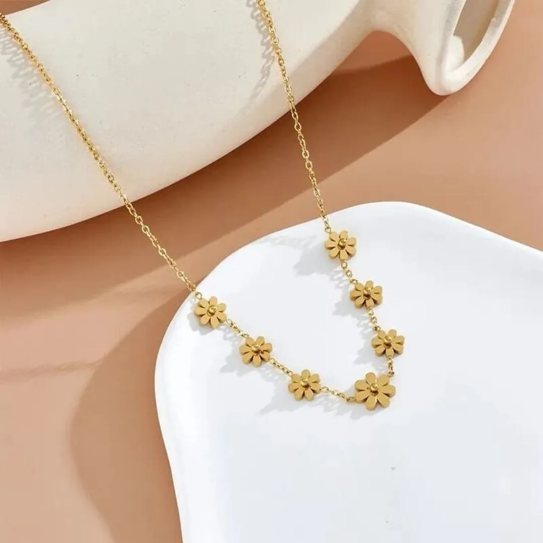 Gold Daisy Flower Necklace