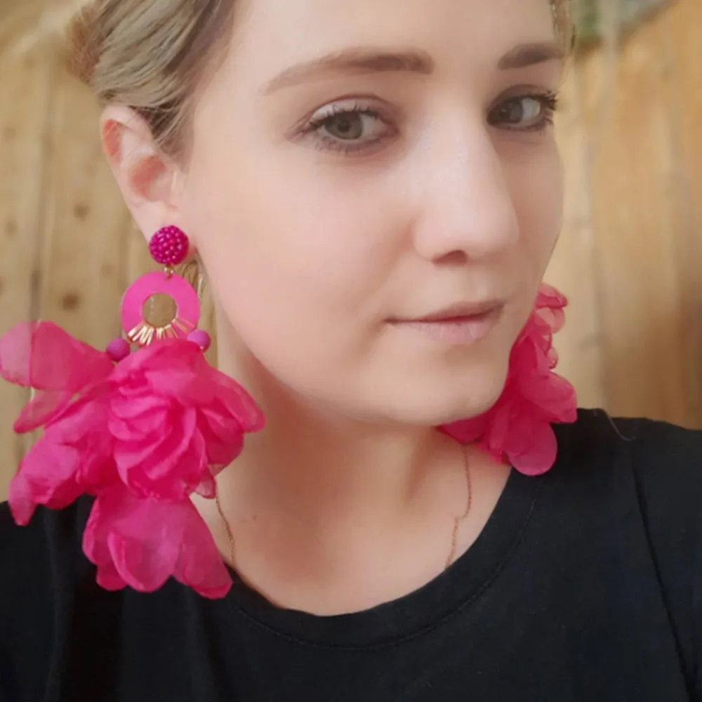 Large flower shaped hanging dangle earrings for women girls with fancy lace design