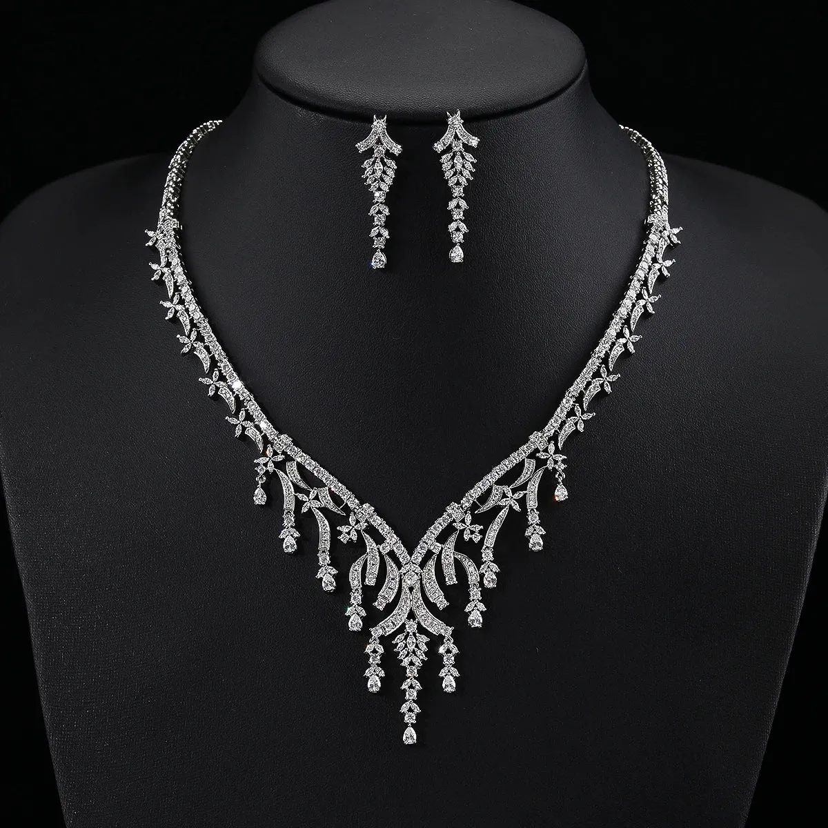 Magnificent White Color CZ Zircon  Water Drop Flowers Necklace Sets for Women Bridal Evening Wedding Dinner Jewelry CN11101