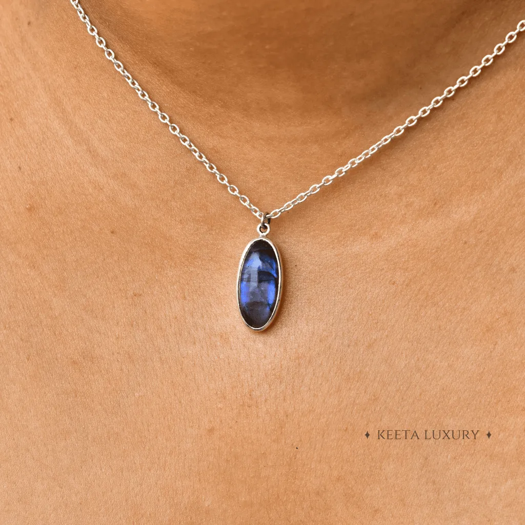 Oval Regency - Labradorite Necklace