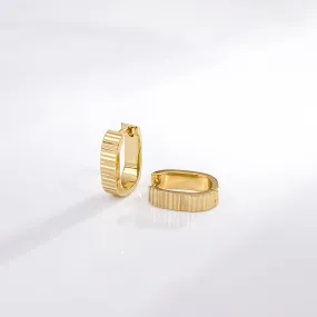 Ribbed Bar Gold 10mm Huggie Earrings