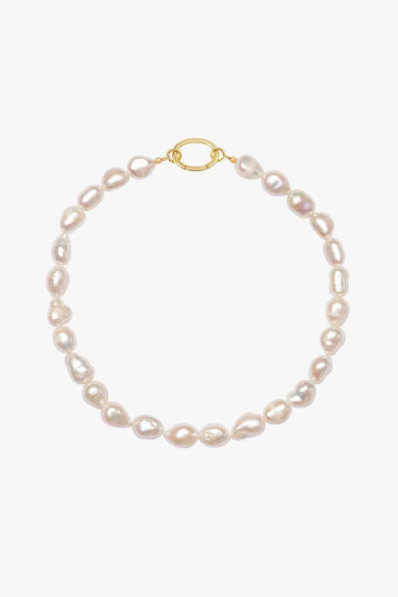 Statement pearl necklace gold plated