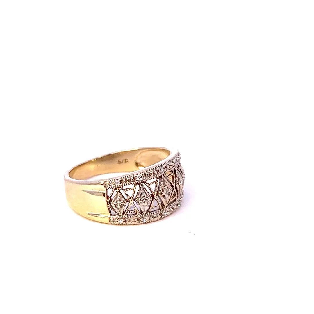 Stunning 9ct Yellow Gold 15-Stone Diamond Ring