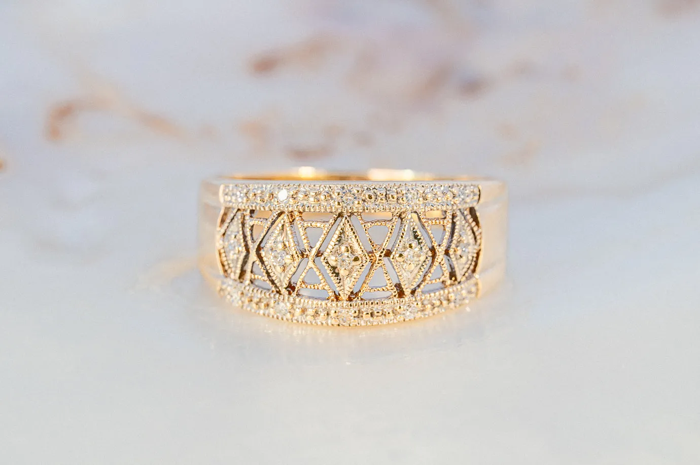 Stunning 9ct Yellow Gold 15-Stone Diamond Ring