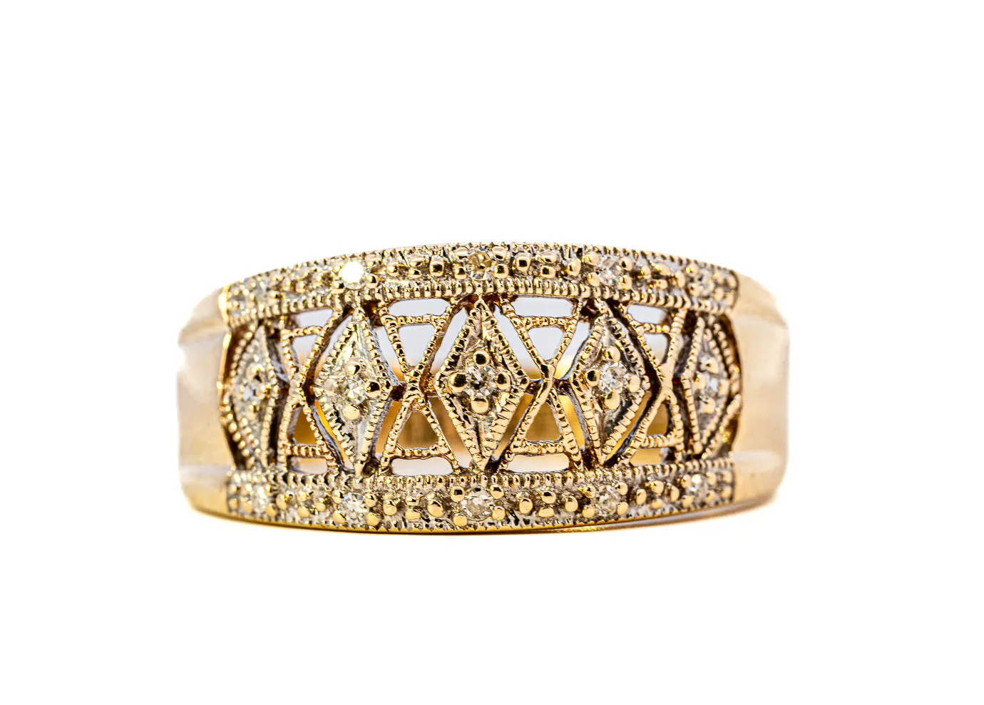 Stunning 9ct Yellow Gold 15-Stone Diamond Ring