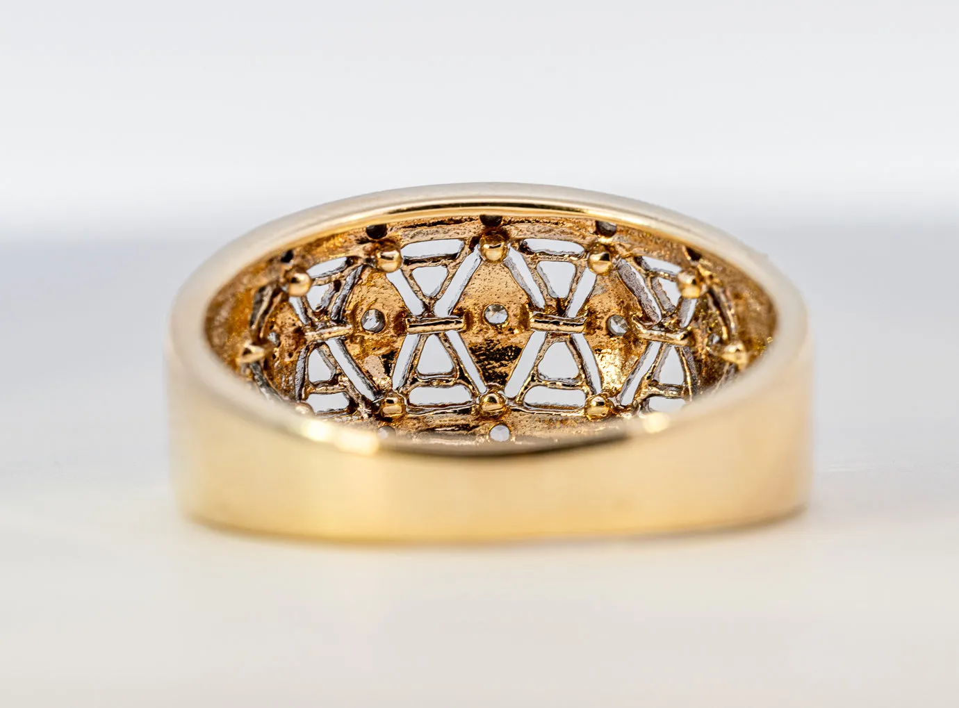 Stunning 9ct Yellow Gold 15-Stone Diamond Ring