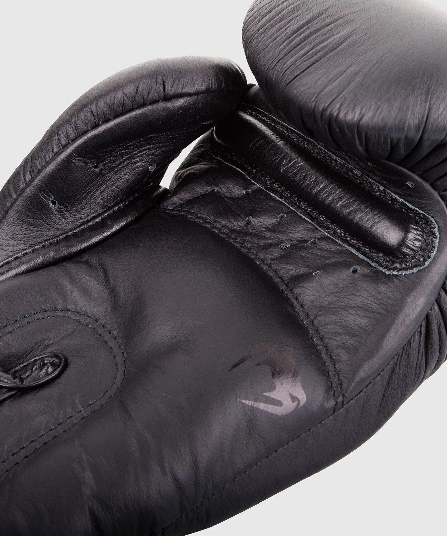 Venum Giant 3.0 Boxing Gloves - Nappa Leather - Black/Black